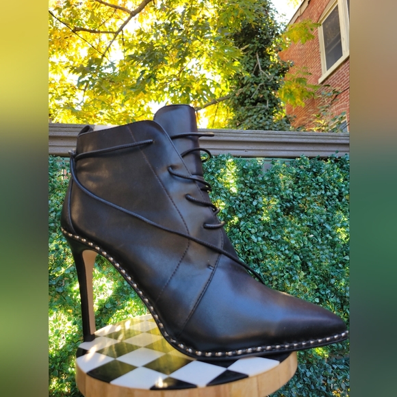 BCBGeneration Haxah Bootie - Picture 3 of 6